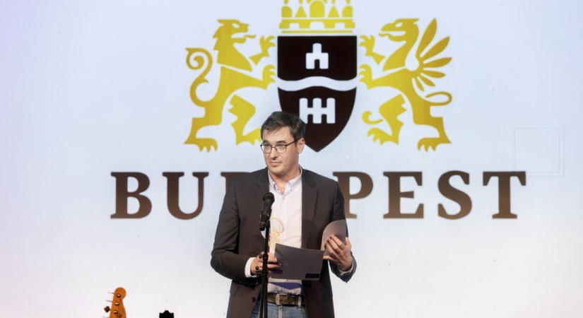 Továbbra is 900 millió landolhat a korrupciós ügyben érintett cégnél