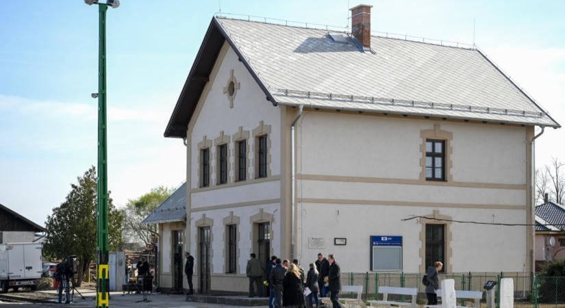 "Sztornózott számlákkal több mint 160 millió forintot játszottak ki fideszesek"
