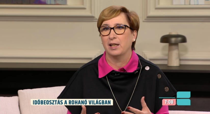 A hálószobába is bevisszük a telefont – Komócsin Laura szerint alig marad időnk a pihenésre