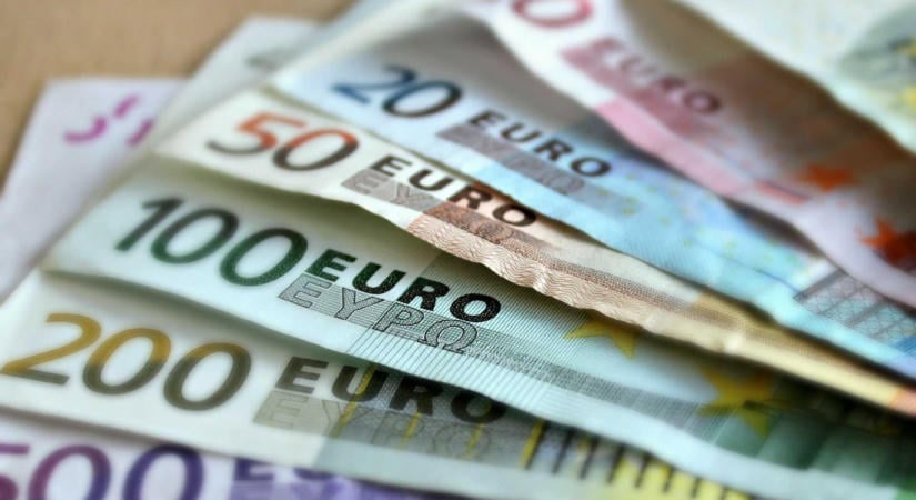 Leporolták a politikusaink az euróbevezetés projektjét