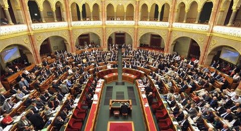 A miniszterelnök felszólalásával kezdődik a parlamenti ülés