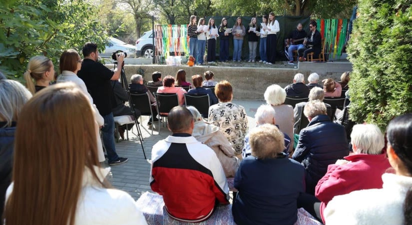 Kilenc új hellyel bővült az idősek otthona Bonyhádon (képgalériával)