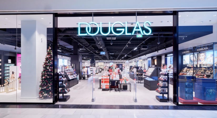 A dentsut választotta a DOUGLAS