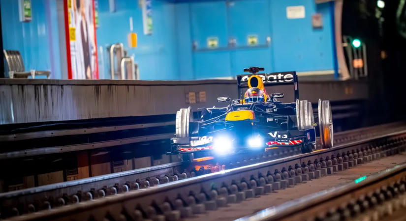 Azt hittük, ilyen csak filmekben létezik: F1-es autó száguldott a metróalagútban