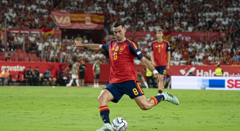 Spanyolország 4-1-re verte Horvátországot, Anglia Prágában nyert 2-0-ra