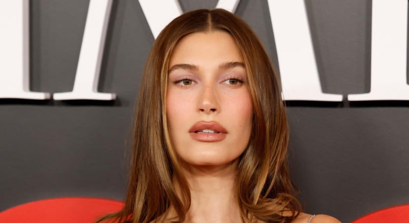 Beautyrajongók, figyelem! Hailey Bieber márkája már Magyarországról is elérhető