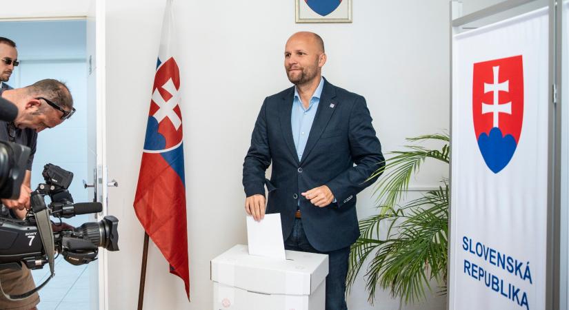 Érvénytelen lett a népszavazás Szlovákiában