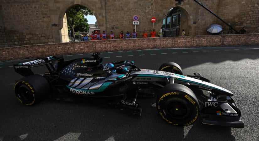 Mercedes-fölény a megszakított F1-es edzésen