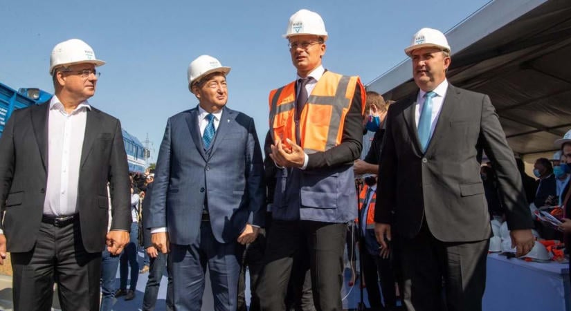 Mészáros Lőrinc birodalma meginoghat, a déli körvasút ügye csak a kezdet lehet