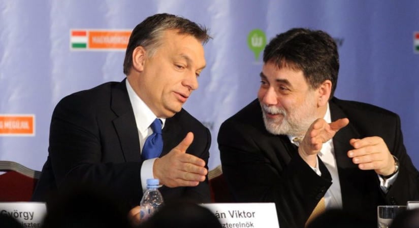 Fellegi Tamás volt miniszter cégének hárommilliárdos szerződése miatt tett feljelentést a Miniszterelnökség