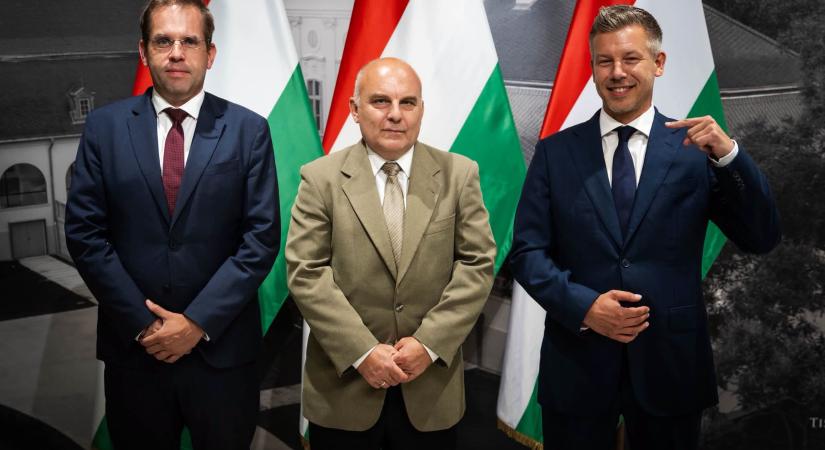 Először találkozott személyesen Magyar Péter és Fülöp Botond