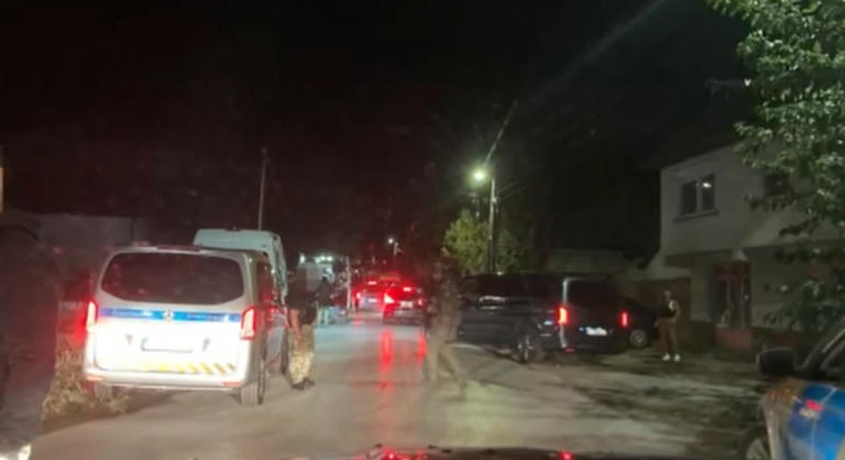 Saját apja hívta rá a rendőröket a fegyverrel őrjöngő lajosmizsei férfira, most kiderült, mi vezetett a TEK akciójához