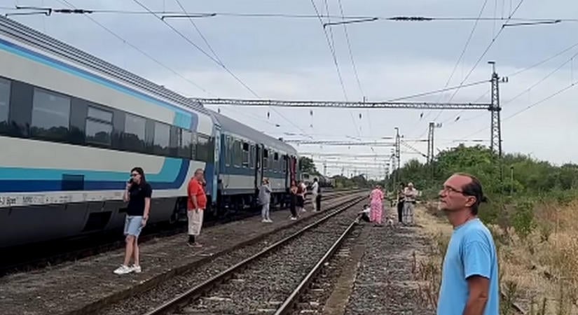 Rengeteg a késés, ramaty állapotban van pécsi vasúti fővonal