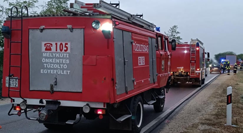 Egymást érték a riasztások Bács-Kiskunban: balesetek adtak munkát a tűzoltóknak  fotók