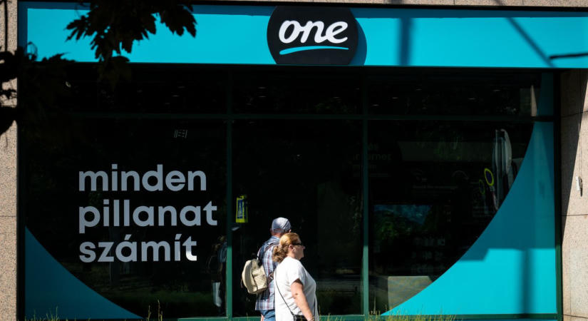 „Mindenki mindenkit meglopott”: besokallt a 4iG, feljelentik az Orbán-kormány államtitkárát