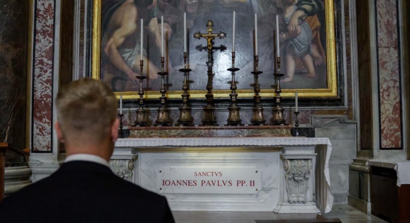 Magyar Péter már a Vatikánban van: onnan üzent a magyar embereknek