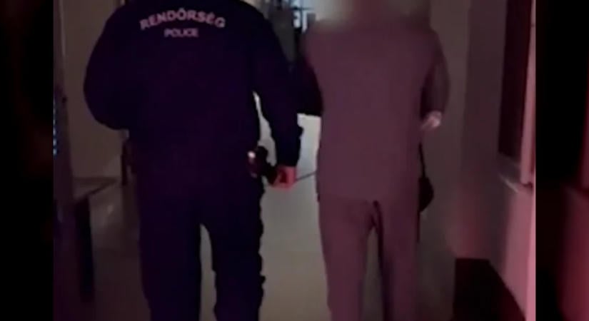 Késsel és gáz-riasztó pisztollyal fenyegetőztek, majd kábítószerrel bukott le egy társaság Budapesten