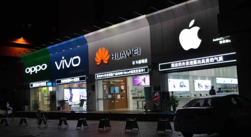 1,5 éve zsugorodik a kínai mobilpiac, a Huawei viszont bravúrt vitt véghez