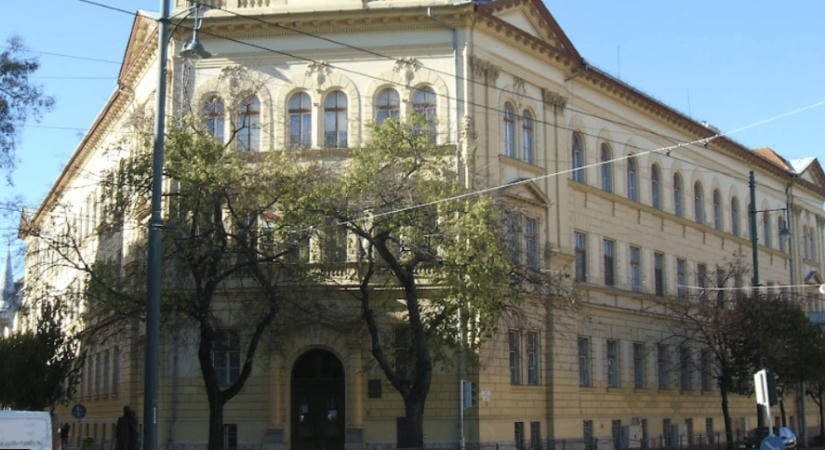 Bombariadó miatt rendkívüli tanítási szünetet rendeltek el az ELTE Radnótiban