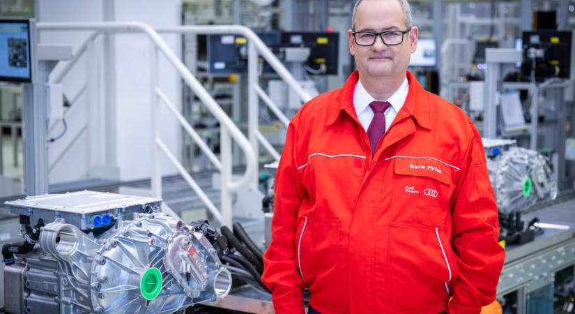 Nagy a baj az autóiparban? Kemény figyelmeztetést adott az Audi győri elnöke