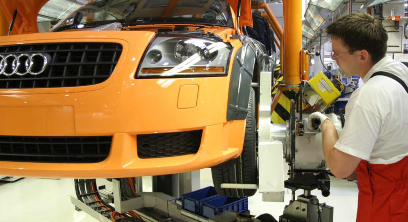 „Nem kérdés”: reagált az Audi-vezér a győri üzemet is érintő, német forgatókönyvekre