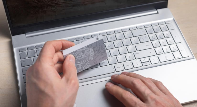 Már többször vásárolunk az interneten bankkártyával külföldön, mint itthon