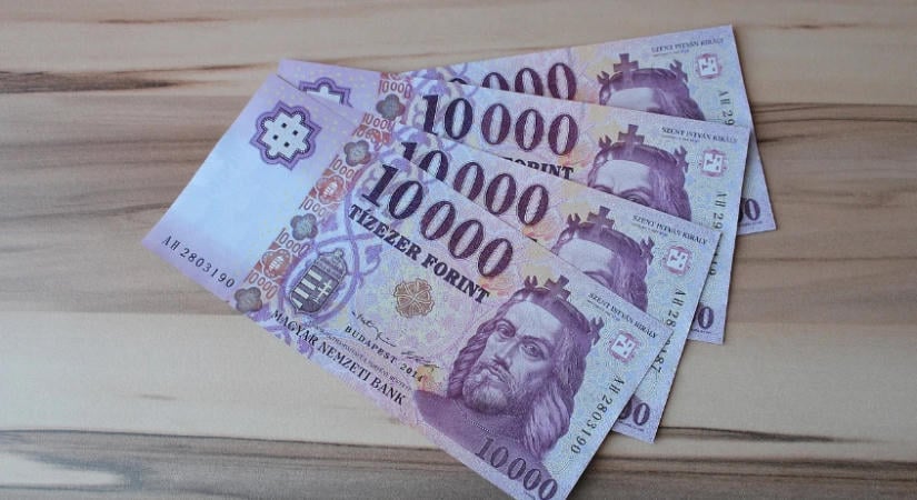 Júliusban 7,8 százalékkal nőtt a reálkereset