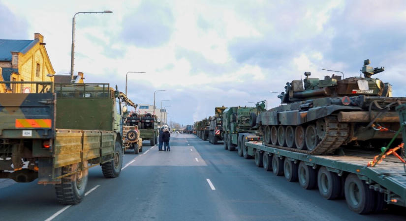 Nyilvános felelősségre vonást és Ukrajna támogatását sürgeti a NATO főparancsnoka