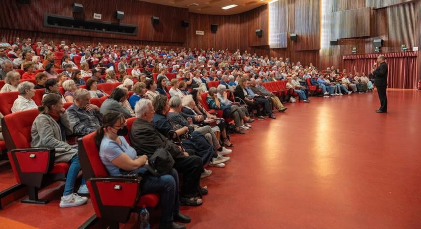 A hit újjászületéséről is szólt a szombathelyi filmvetítés