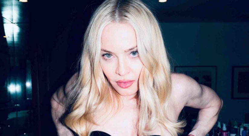 A 68 éves Madonna sötét hajra váltott: alig lehet ráismerni – VIDEÓ