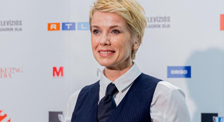 D. Tóth Kriszta újabb szakmát szerzett, büszkén mutatta meg a diplomáját