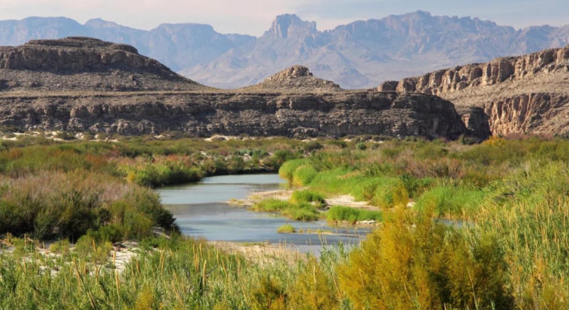 Felfüggesztették a vitatott határkerítés építését a Big Bend Nemzeti Parkban