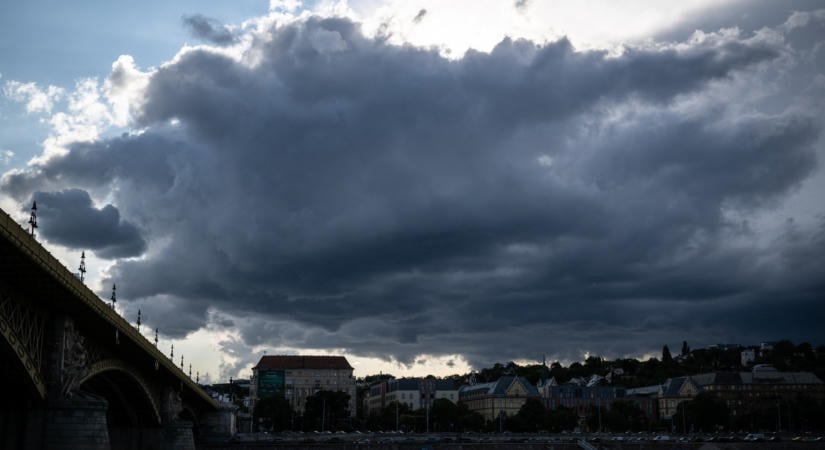 Megbolondul az időjárás, jégdara, záporok és erős széllökések is jöhetnek