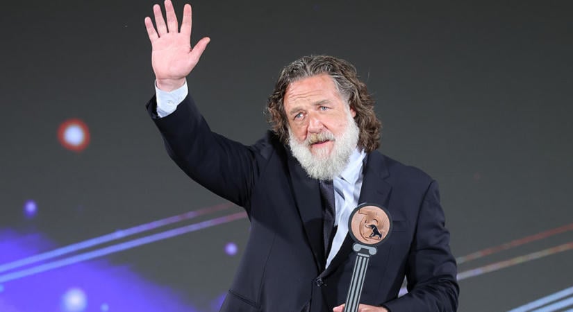 Magyar rendezővel forgat a Gladiátor sztárja, Russell Crowe