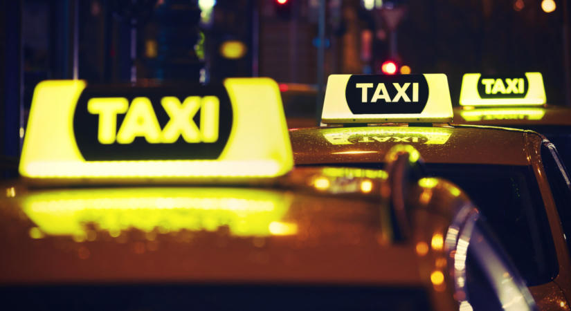 Tanulságos példa: négy cég áll készen, de London elhalasztotta az önvezető taxis projektet
