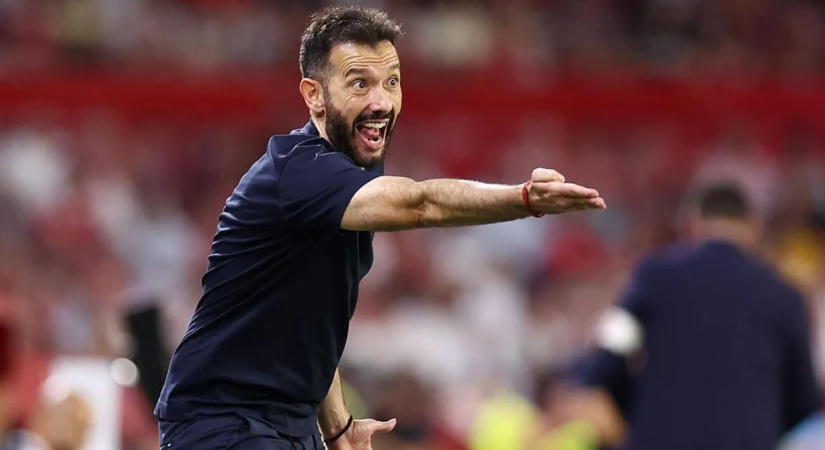 Edzőjét és vezérigazgatóját is kirúgta a Valencia