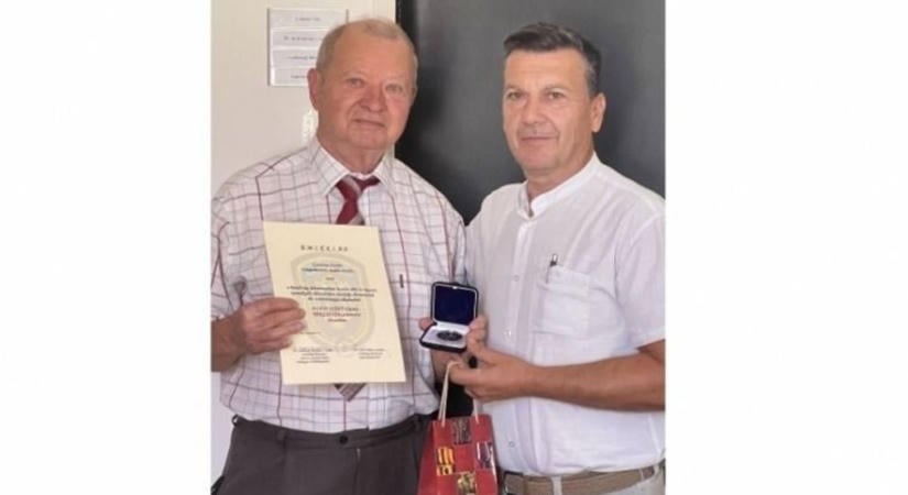 Börtönőrből legenda: Így ünnepelte a 80-at Tolna vármegye kedvenc Pista bácsija