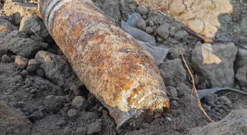 Bombát találtak a Füredi úton