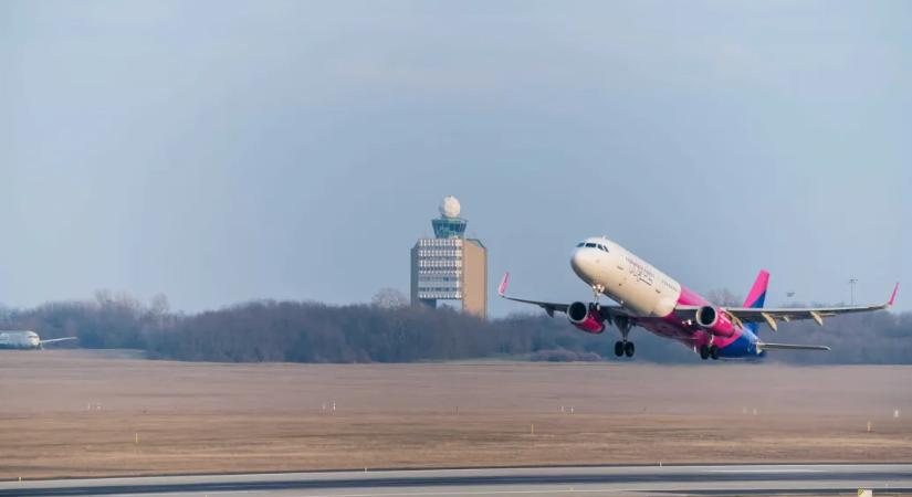 A Wizz Air Catania helyett Palermóban rakta ki utasait a füstölgő Etna miatt, a légitársaság szerint nem jár kártérítés