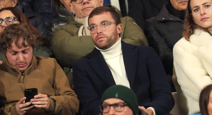 Egyetlen mondatára milliók várnak: így lett egy váratlan figura a futball egyik legbefolyásosabb embere