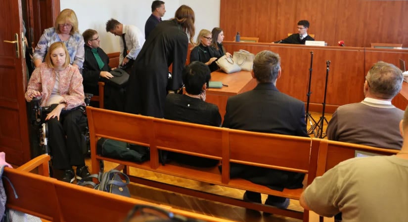 A lebénult Niki: "A legaljának a legalja, hogy még megjelenni sem hajlandó" – El sem ment a vádlott a tolószékbe kényszerült balerina ügyének tárgyalására