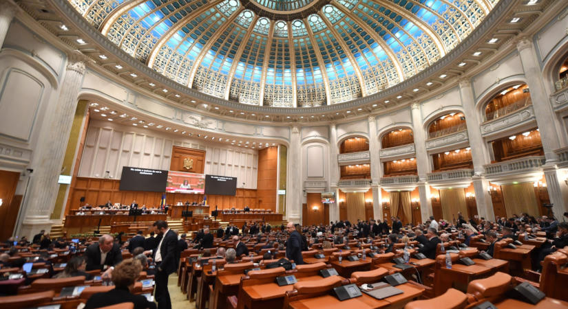 Rendkívüli parlamenti ülésszakot kezdeményez az USR az ANI-törvény elfogadásáért