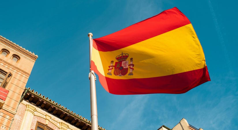 Elszabadult a káosz – már katonai erősítést küldtek a spanyol határhoz az óriási migránstömeg miatt