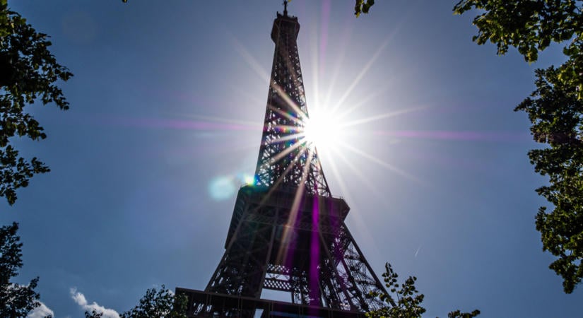Meglepő kéréssel állt elő egy hindu turistacsoport az Eiffel-toronynál, bezárt a látványosság