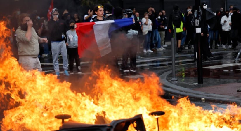 Egyre intenzívebbé válik a francia diáktüntetés