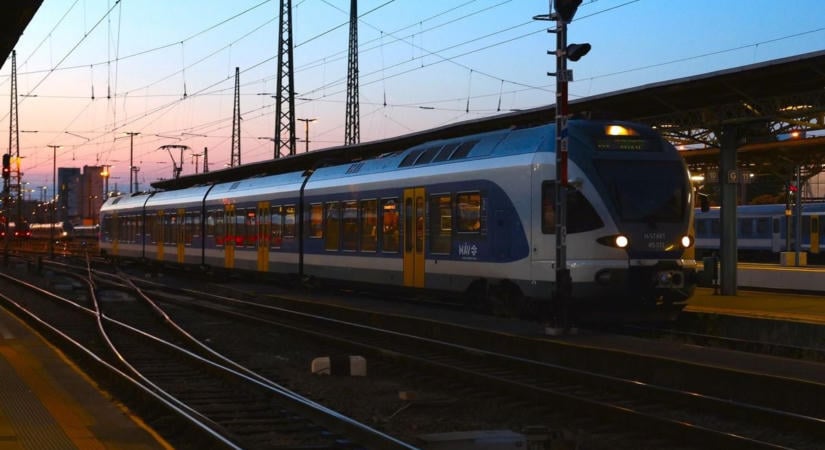 Embert gázolt a Mecsek IC, kétszáz utast érintett a baleset