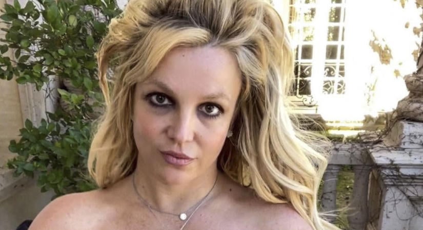 Britney Spears fehérneműben üzent a szüleinek