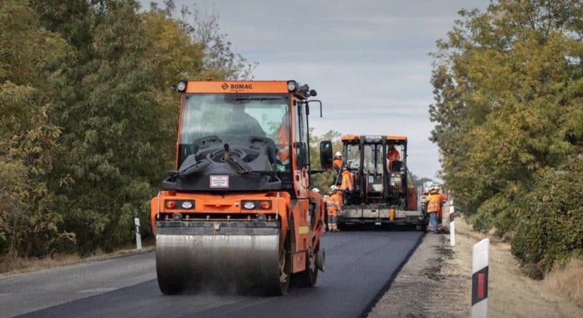 Jó hír az autósoknak: felújítják a 81-es főút egyik legrosszabb szakaszát