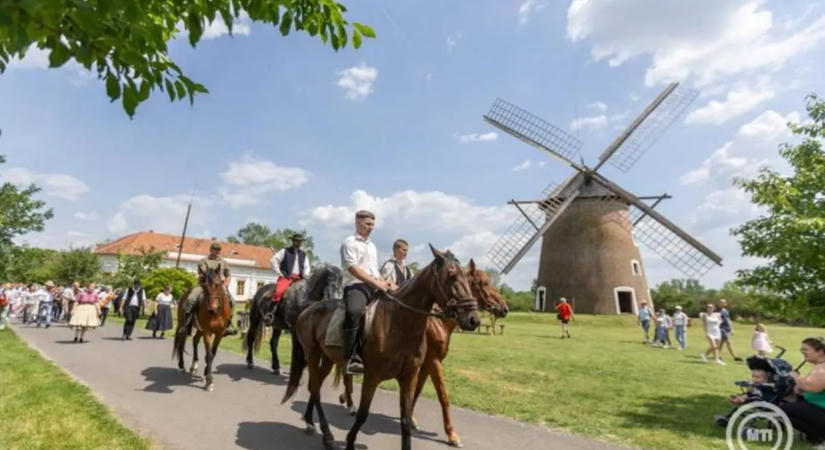 Augusztus 20. - Szent István napját köszöntik Ópusztaszeren