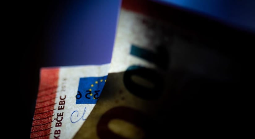 Maastrichton túl is négy buktató leselkedik a bevezetésig a magyar euróra